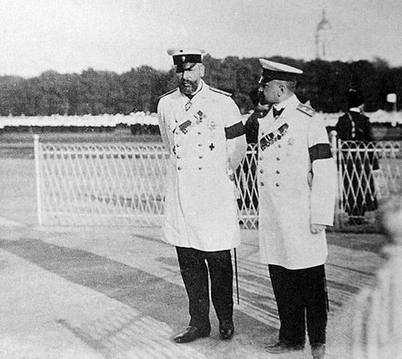 Фотография П.А. Столыпина с Киевским губернатором перед Высочайшим смотром потешных 1 сентября 1911 года. За 6 часов до рокового для России выстрела…