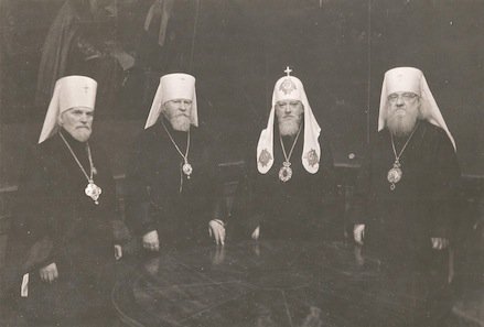 Святейший Патриарх Алексий и постоянные члены Священного Синода