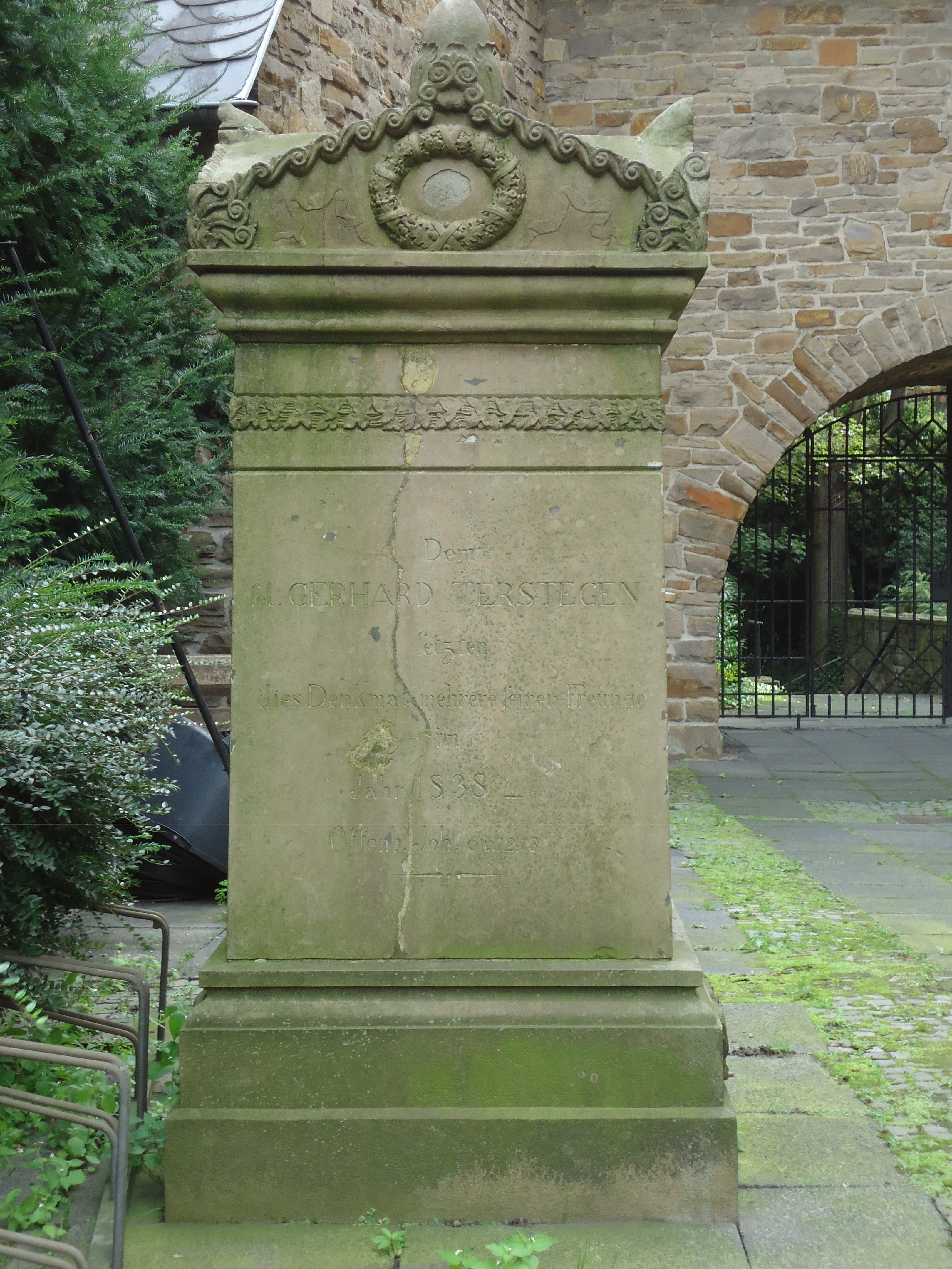 Памятник близ места погребения Г.Терстегена, Мюльхайм