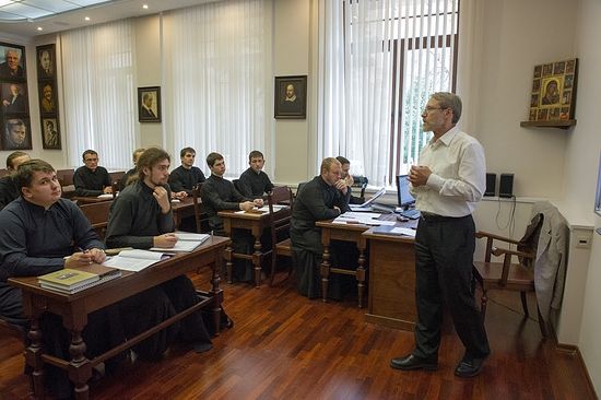На лекции проф. Василюка Ф.Е. в Сретенской семинарии